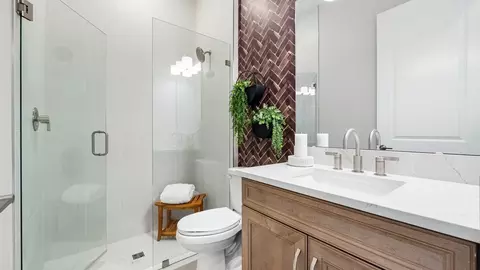 Bath - 10614 Eclipse St, Sarasota, FL 34241 photo 6 of 10