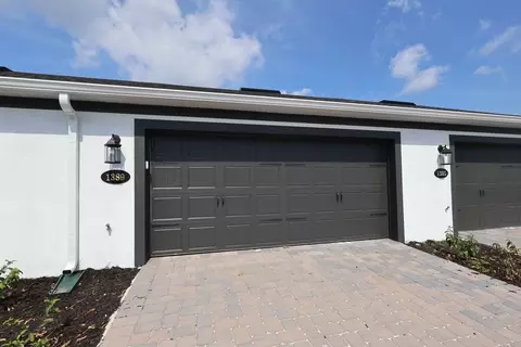 Exterior - 1389 Hyde St, Saint Cloud, FL 34771 photo 4 of 11