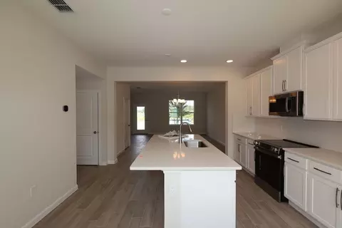 Kitchen - 1389 Hyde St, Saint Cloud, FL 34771 photo 3 of 6