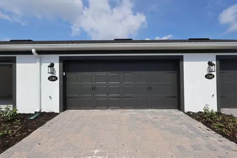 Exterior - 1389 Hyde St, Saint Cloud, FL 34771 photo 6 of 11