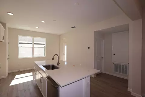 Kitchen - 1389 Hyde St, Saint Cloud, FL 34771 photo 3 of 7