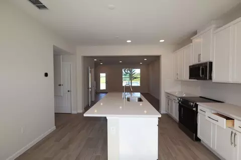 Kitchen - 1389 Hyde St, Saint Cloud, FL 34771 photo 1 of 7