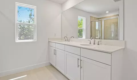 Bath - 3716 Deer Ridge Dr, Mount Dora, FL 32757 photo 2 of 4