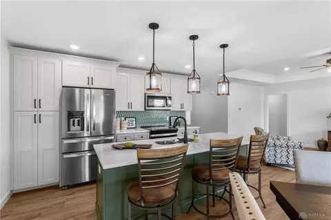 Kitchen - 2759 Executive Dr, Troy, OH 45373 photo 9 of 10