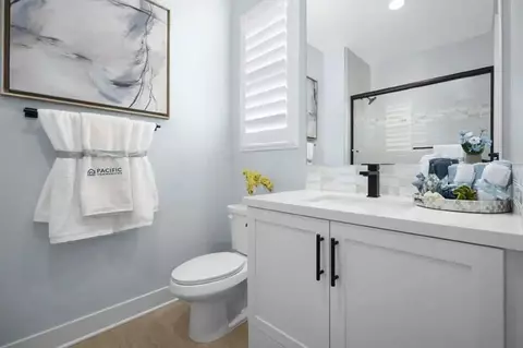 Bath - 6749 Lyric Ave, Lancaster, CA 93536 photo 2 of 5