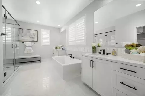 Bath - 6749 Lyric Ave, Lancaster, CA 93536 photo 5 of 5