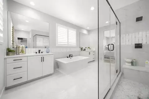 Bath - 6749 Lyric Ave, Lancaster, CA 93536 photo 4 of 5