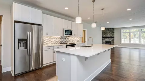 111 Truver Rd, Valencia, PA 16059