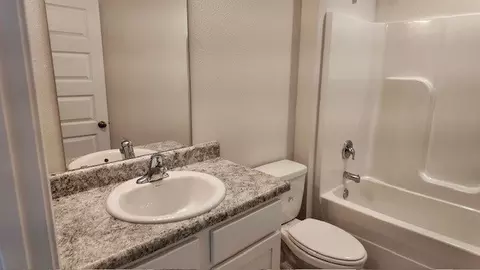 Bath - 6383 June Bug Dr, Milton, FL 32583 photo 2 of 8