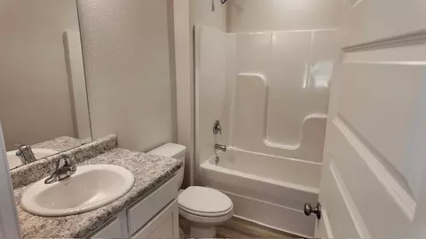 Bath - 6383 June Bug Dr, Milton, FL 32583 photo 3 of 8