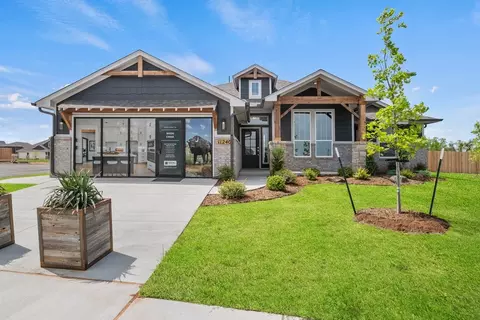 Exterior - 16140 Tall Grass Dr, Moore, OK 73170 photo 6 of 15