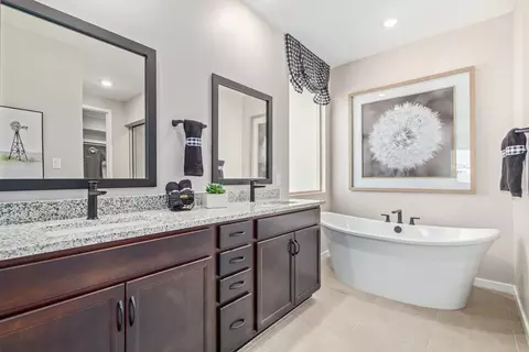 Bath - 7746 E 36th Pl, Yuma, AZ 85365 photo 1 of 3