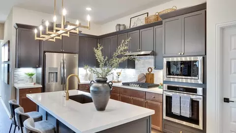 Kitchen - 931 Cherrystone Loop, Buda, TX 78610 photo 8 of 10