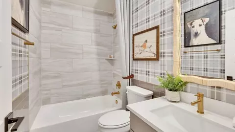 Bath - 931 Cherrystone Loop, Buda, TX 78610 photo 3 of 10