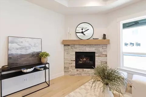 Living - 320 N Palmer Ln, Eagle, ID 83616 photo 3 of 3
