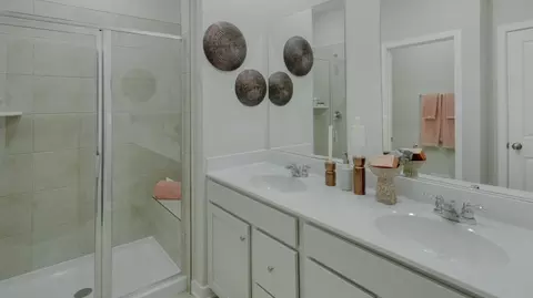Bath - 85 Sandy Bottom Cir, Ranson, WV 25438 photo 3 of 12