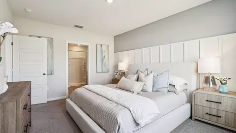 Bedroom - 5530 Savona Dr, Sebring, FL 33872 photo 7 of 9