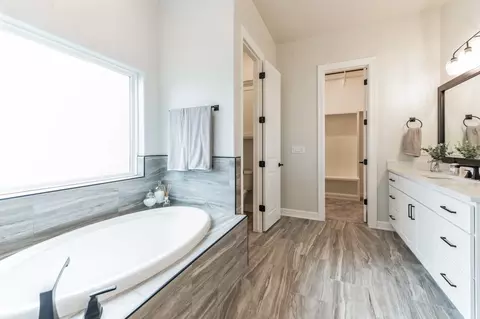 Bath - 9113 Blackhawk Dr, Temple, TX 76502 photo 1 of 6