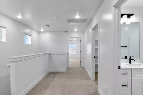 Entry Way - 1076 E Malibu Ln, Washington, UT 84780 photo 2 of 3