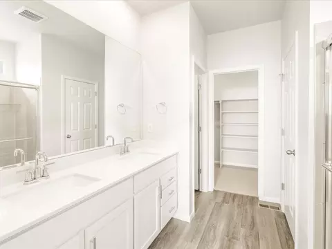 Bath - 10708 Waterloo Dr, Peyton, CO 80831 photo 2 of 6