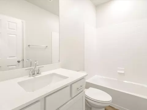 Bath - 10708 Waterloo Dr, Peyton, CO 80831 photo 3 of 6