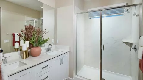 Bath - 865 Cheyne Loop UNIT 2, Chula Vista, CA 91911 photo 1 of 6