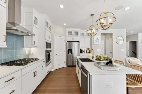 Kitchen - 9894 Obin Ln, Waldorf, MD 20601 photo 2 of 9