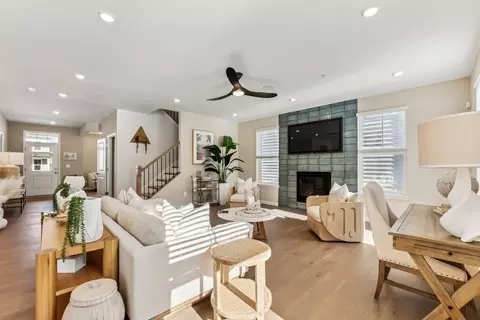 Living - 9894 Obin Ln, Waldorf, MD 20601 photo 2 of 4
