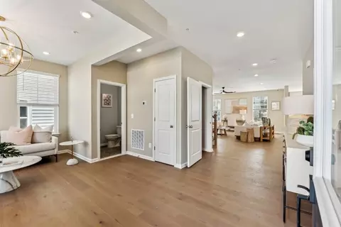 Entry Way - 9894 Obin Ln, Waldorf, MD 20601 photo 2 of 5