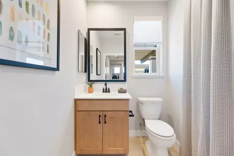 Bath - 1231 Carson River Dr, Lincoln, CA 95648 photo 11 of 32