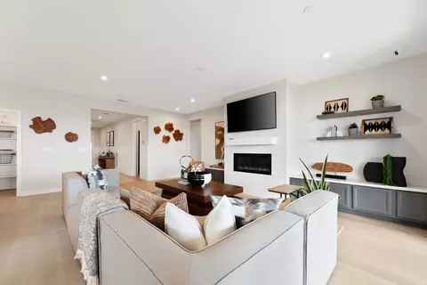Living - 1231 Carson River Dr, Lincoln, CA 95648 photo 2 of 12