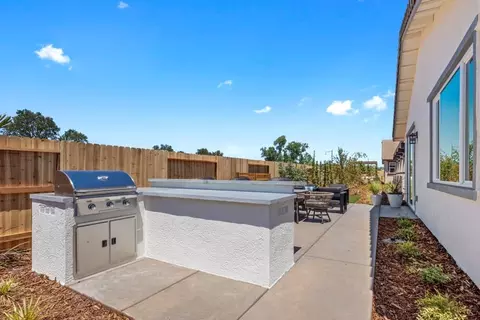 Exterior - 1231 Carson River Dr, Lincoln, CA 95648 photo 28 of 34