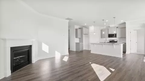 Living - 1312 Sefton Ave, Anderson, SC 29621 photo 4 of 8