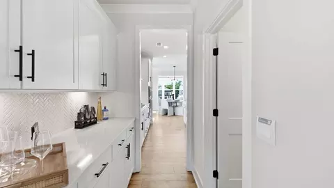 Entry Way - 1312 Sefton Ave, Anderson, SC 29621 photo 7 of 11