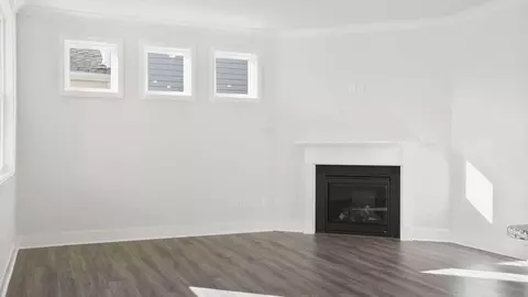 Living - 1312 Sefton Ave, Anderson, SC 29621 photo 6 of 8