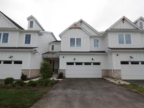 404 Edgeworth Pl, Lincolnshire, IL 60069