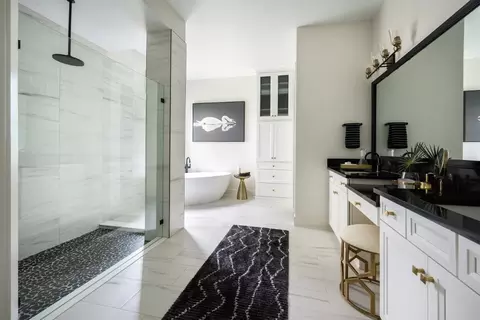 Bath - 10740 Spring Sapling Cir, Parrish, FL 34219 photo 2 of 4