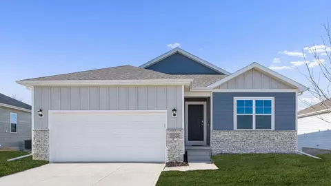 6659 Silverleaf St, Papillion, NE 68133