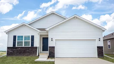 6615 Bluebell St, Papillion, NE 68133