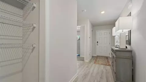 Entry Way - 20 Elderberry St, Freeport, FL 32439 photo 6 of 9