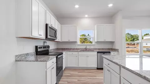 Kitchen - 20 Elderberry St, Freeport, FL 32439 photo 5 of 5