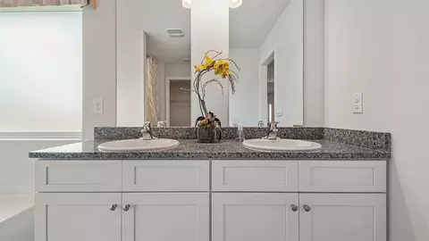 Bath - 20 Elderberry St, Freeport, FL 32439 photo 2 of 4
