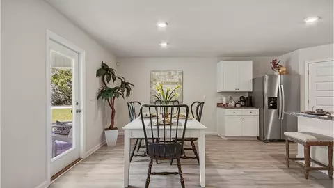 Dining - 20 Elderberry St, Freeport, FL 32439 photo 1 of 1