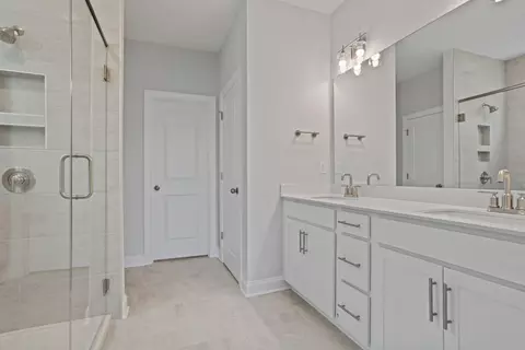 Bath - 1724 Constitution Ln, Moore, SC 29369 photo 1 of 2