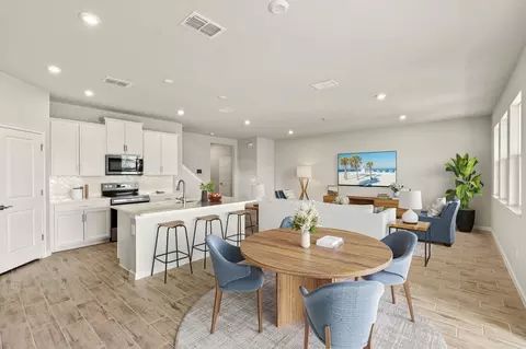 Dining - 13037 Pierce St, Parrish, FL 34219 photo 1 of 1