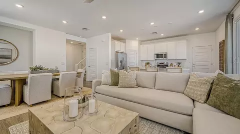Living - 10183 S Gidiyup Trl, Apache Junction, AZ 85120 photo 1 of 3