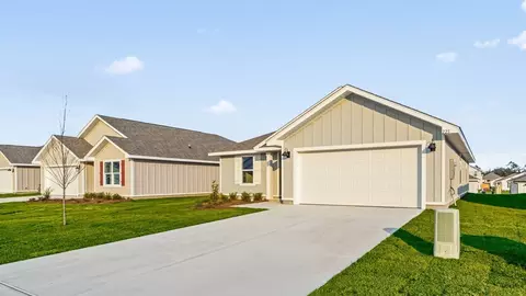 Exterior - 5825 Cactus Dr, Milton, FL 32583 photo 2 of 5