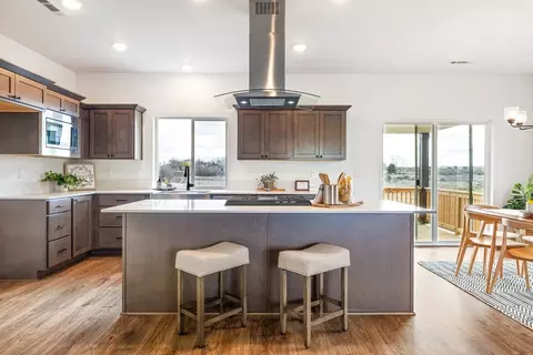 Kitchen - 481 Taft St, Umatilla, OR 97882 photo 10 of 10