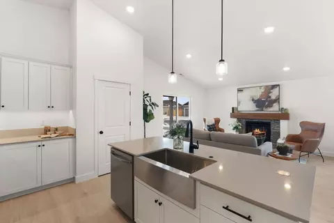 Kitchen - 481 Taft St, Umatilla, OR 97882 photo 1 of 10
