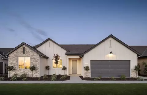 Exterior - 631 Elkhorn Ave, Visalia, CA 93292 photo 14 of 15